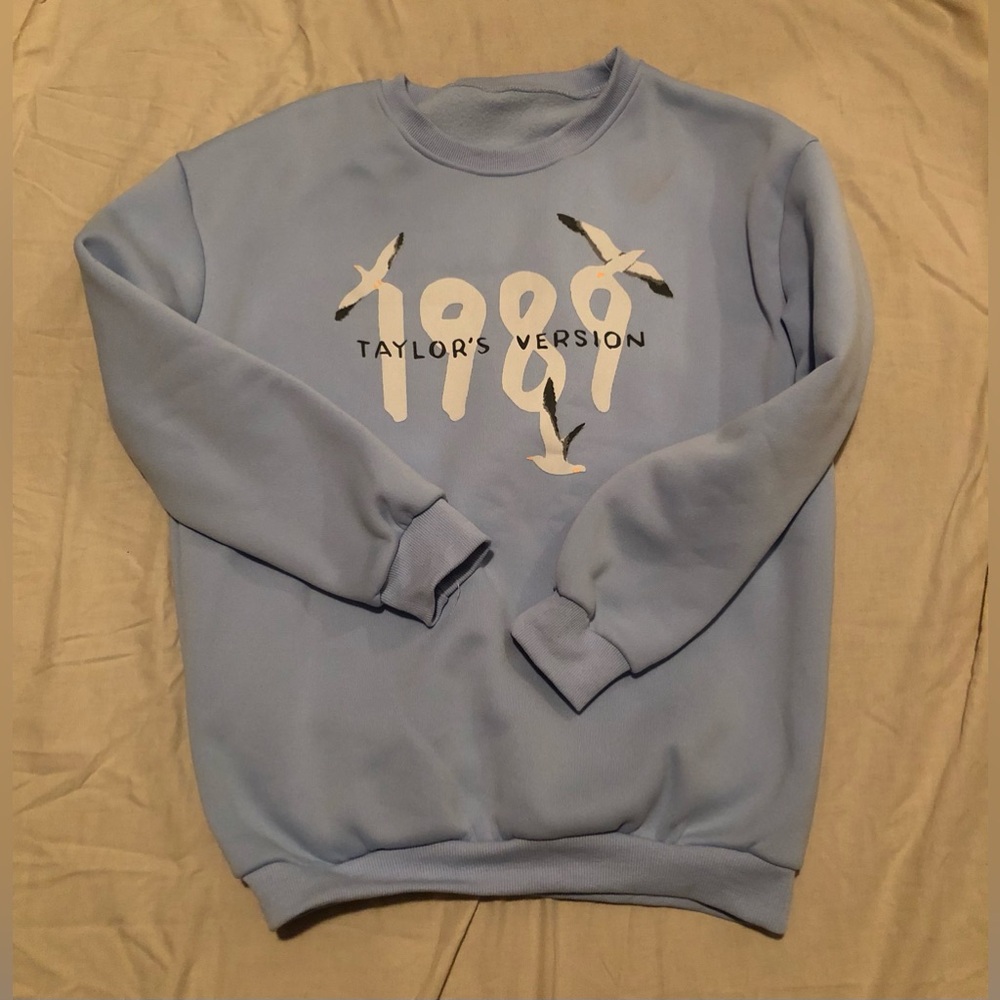 Taylor Swift 1989 sky blue sweatshirt